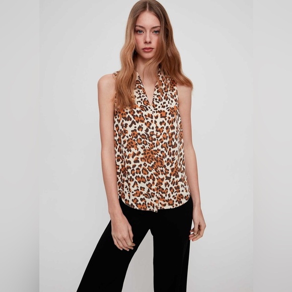 Aritzia Babaton | Akira Sleeveless Blouse | Cairo Gold/Gold | M - Picture 4 of 13